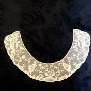 Vintage Lace Collar